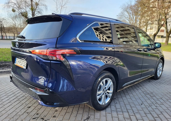 Toyota Sienna cena 209700 przebieg: 14157, rok produkcji 2021 z Warszawa małe 781